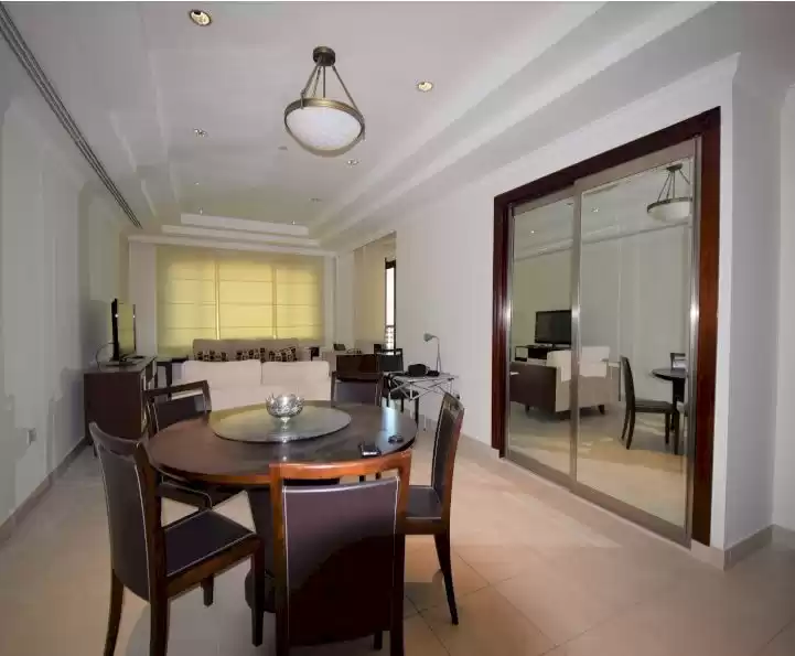 Wohn Klaar eigendom 2 Schlafzimmer F/F Wohnung  zu vermieten in Al Sadd , Doha #14409 - 1  image 